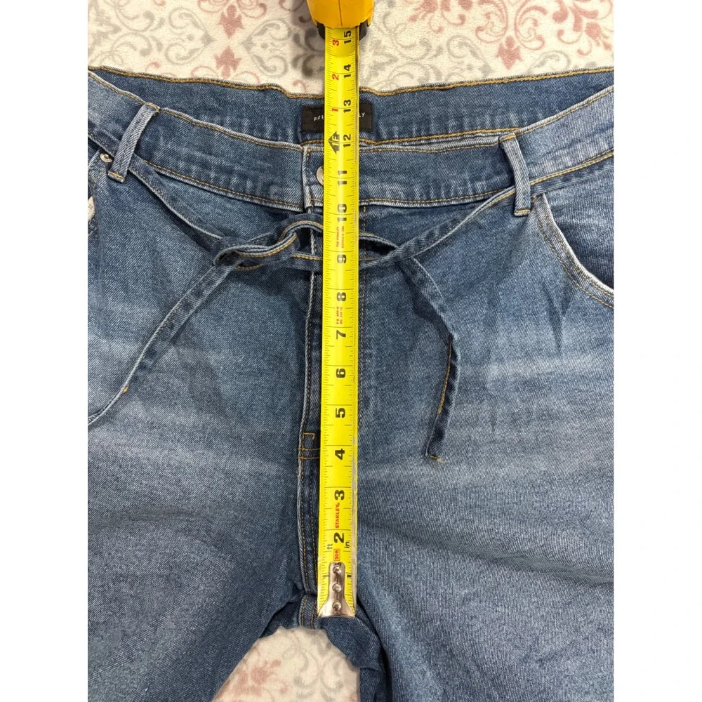 Free Assembly Womens Size 16 Denim Shorts Blue Tie Waist High Rise NWT - Picture 7 of 12